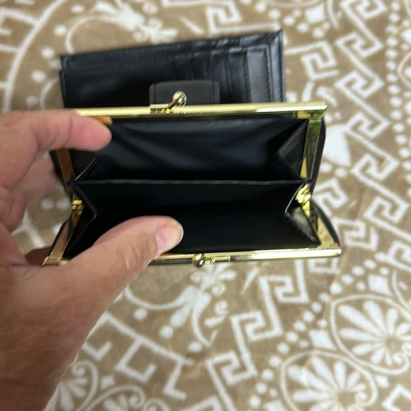 Buxton Top Grain Cowhide Black Women's Wallet Clutch Kiss Lock - Picture 7 of 8